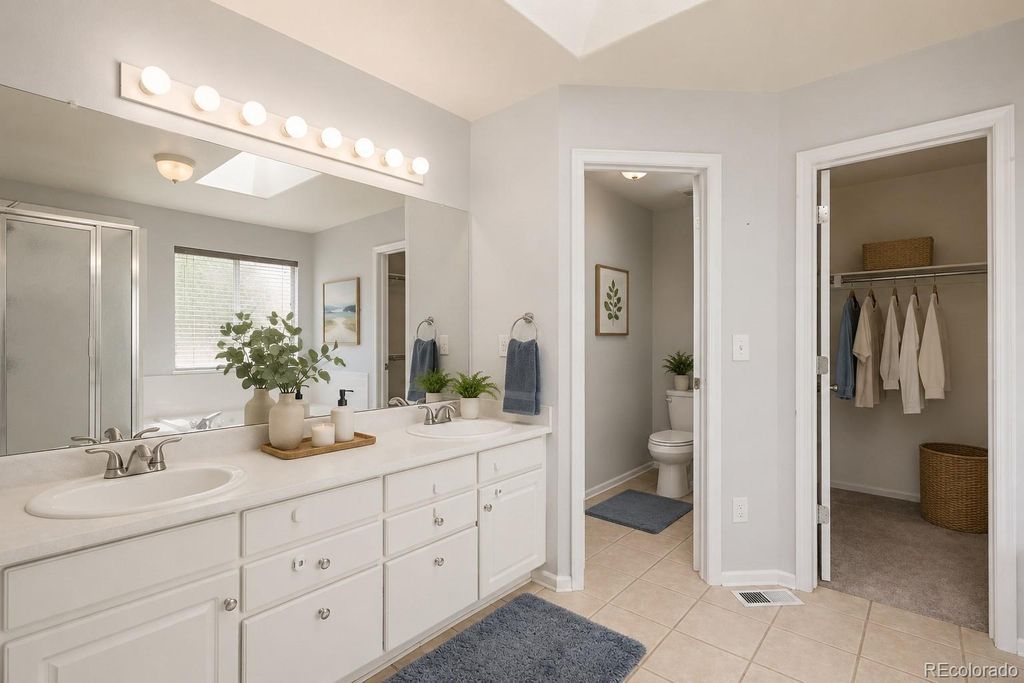 Image 21 of property listing at 5703 S Hannibal Way, Centennial, CO 80015
