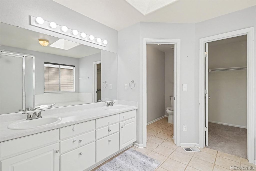 Image 22 of property listing at 5703 S Hannibal Way, Centennial, CO 80015