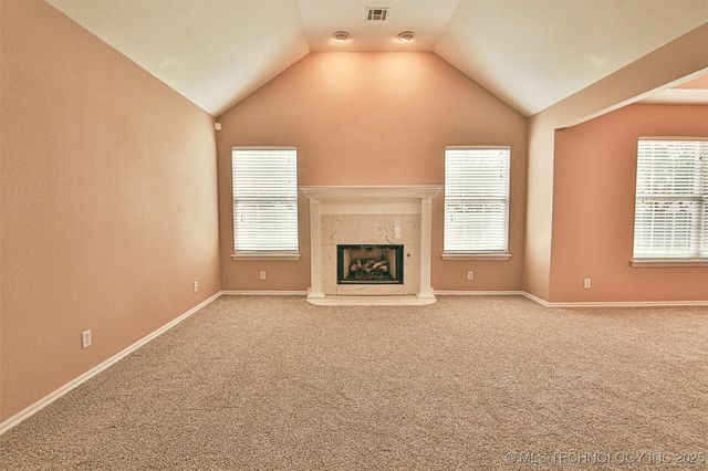 12612 E 82nd Street N, Owasso, OK 74055