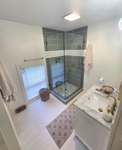 2217 Pinewood Rd, Nashville, TN 37216