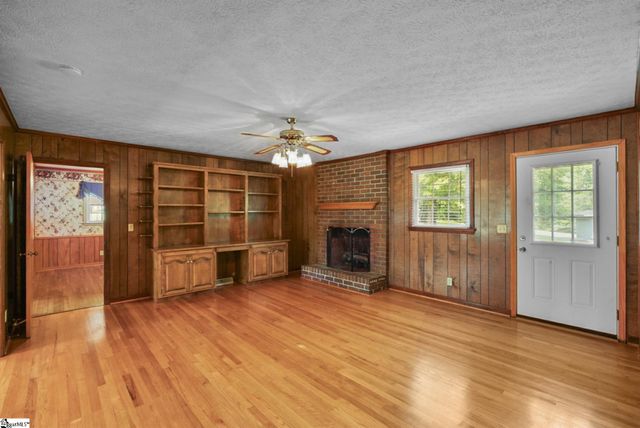 16 Farmington Trail, Travelers Rest, SC 29690