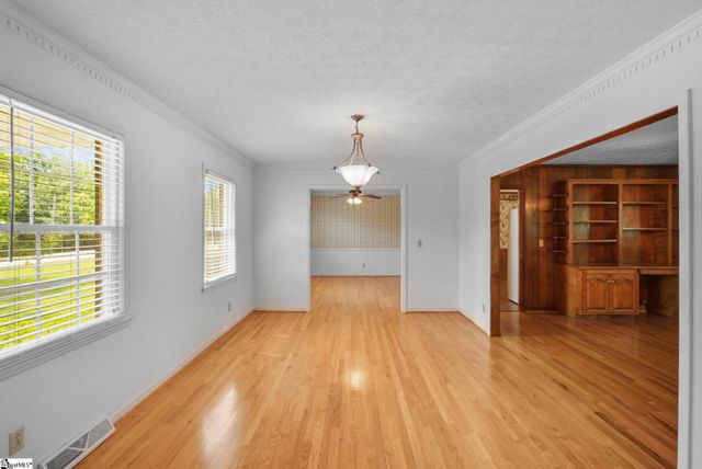 16 Farmington Trail, Travelers Rest, SC 29690