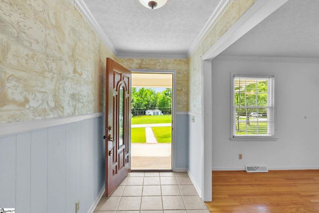 16 Farmington Trail, Travelers Rest, SC 29690