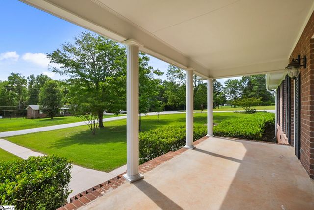 16 Farmington Trail, Travelers Rest, SC 29690