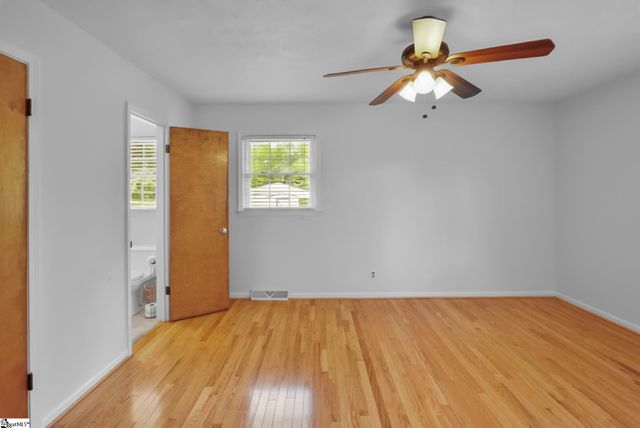 16 Farmington Trail, Travelers Rest, SC 29690
