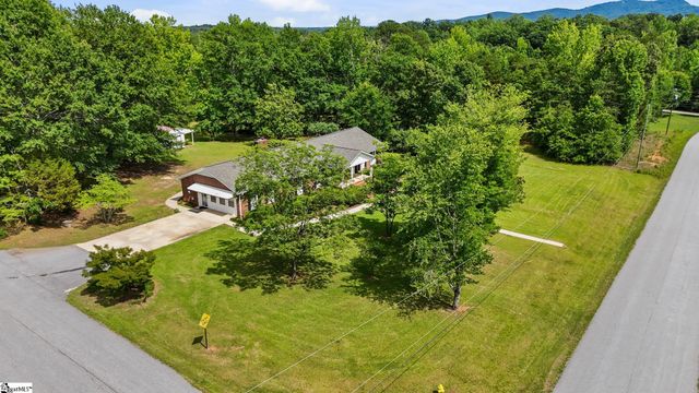 16 Farmington Trail, Travelers Rest, SC 29690