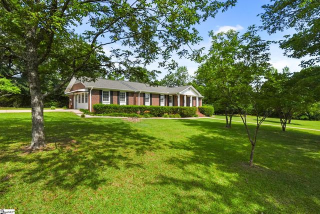16 Farmington Trail, Travelers Rest, SC 29690