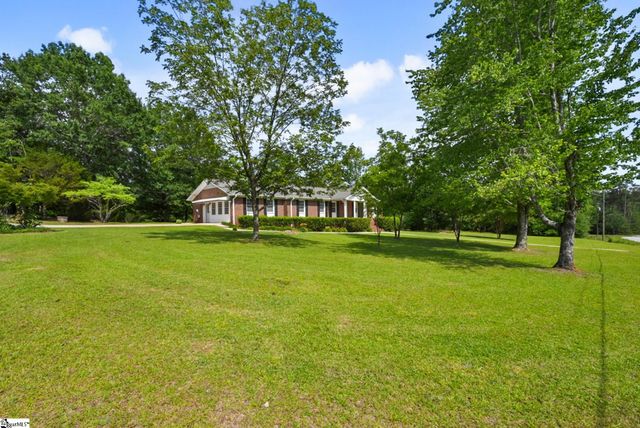 16 Farmington Trail, Travelers Rest, SC 29690