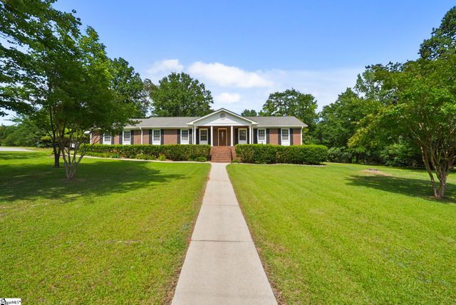 16 Farmington Trail, Travelers Rest, SC 29690
