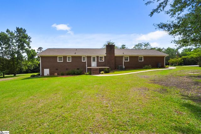 16 Farmington Trail, Travelers Rest, SC 29690