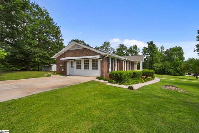 16 Farmington Trail, Travelers Rest, SC 29690