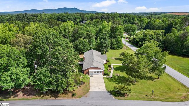 16 Farmington Trail, Travelers Rest, SC 29690