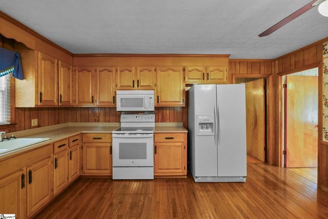 16 Farmington Trail, Travelers Rest, SC 29690