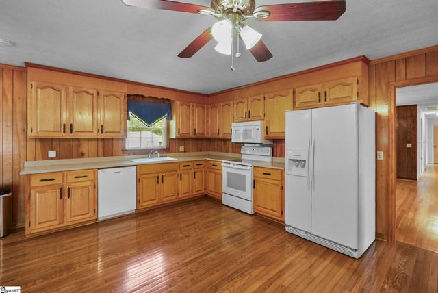 16 Farmington Trail, Travelers Rest, SC 29690