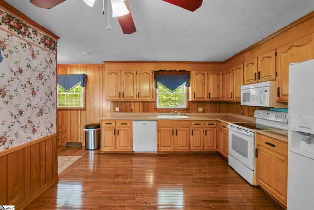 16 Farmington Trail, Travelers Rest, SC 29690