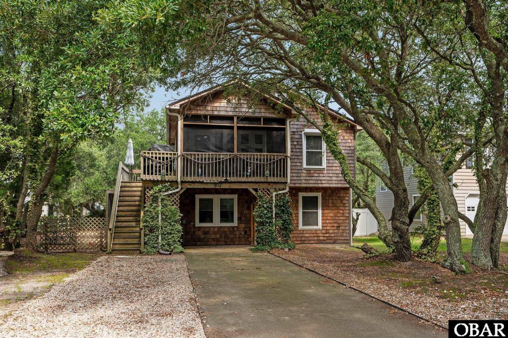 Image 3 of property listing at 502 Nixonton Street, Kill Devil Hills, NC 27948