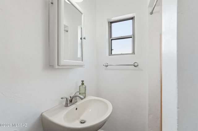 2842 E Stratford Drive, Tucson, AZ 85716
