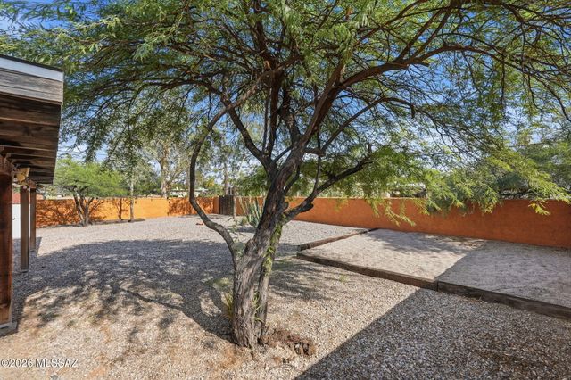 2842 E Stratford Drive, Tucson, AZ 85716