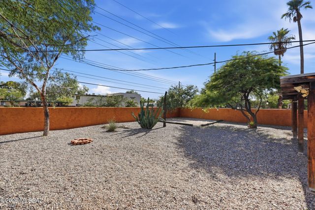 2842 E Stratford Drive, Tucson, AZ 85716