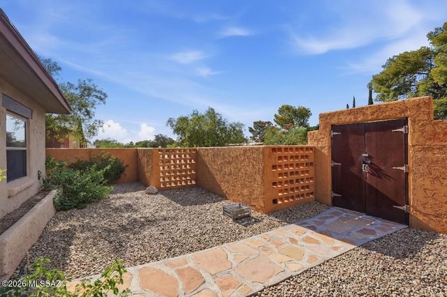 2842 E Stratford Drive, Tucson, AZ 85716