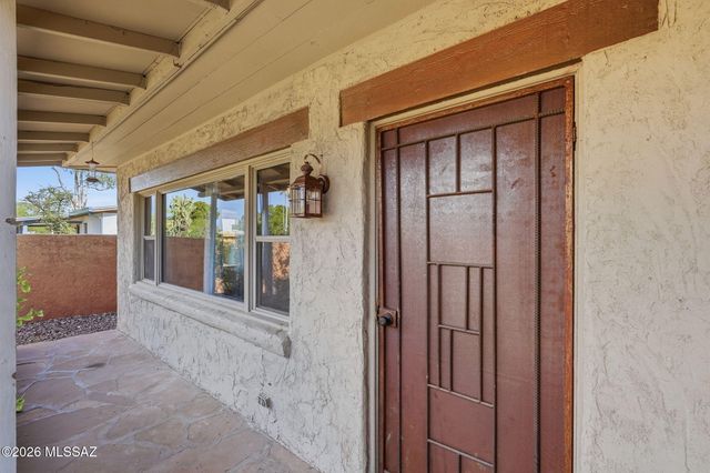 2842 E Stratford Drive, Tucson, AZ 85716