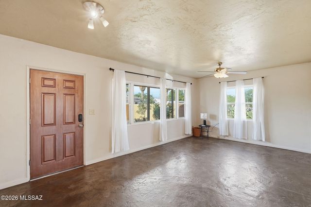 2842 E Stratford Drive, Tucson, AZ 85716