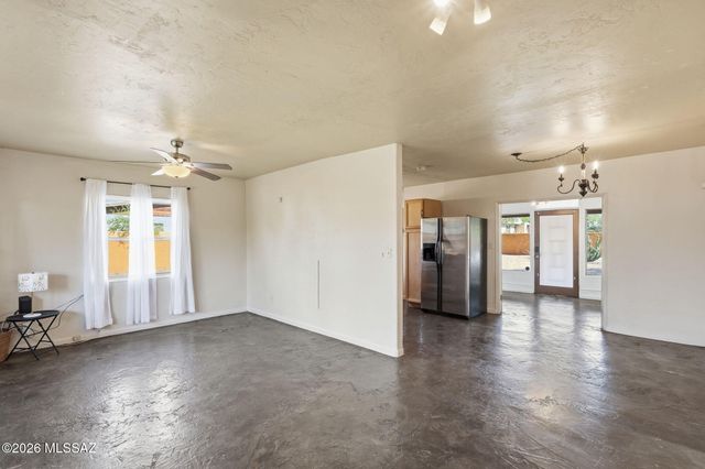 2842 E Stratford Drive, Tucson, AZ 85716