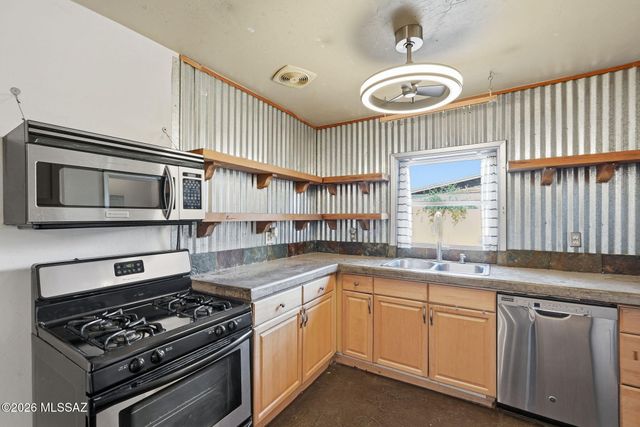 2842 E Stratford Drive, Tucson, AZ 85716