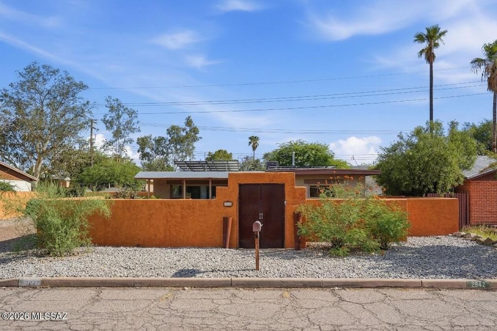 2842 E Stratford Drive, Tucson, AZ 85716