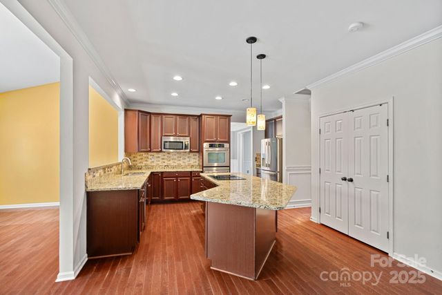 4045 Amber Leigh Way Drive, Charlotte, NC 28269