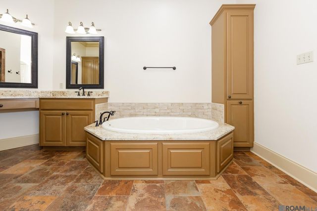 7938 Settlers Cir, Baton Rouge, LA 70810