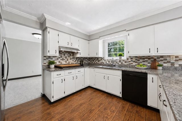 1212 Mountain View Dr, Unity Twp, PA 15601