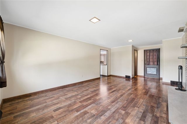 1212 Mountain View Dr, Unity Twp, PA 15601