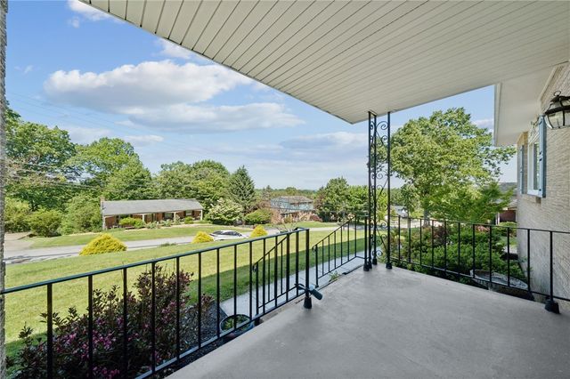 1212 Mountain View Dr, Unity Twp, PA 15601