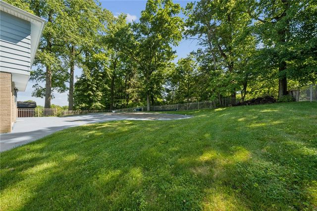 1212 Mountain View Dr, Unity Twp, PA 15601
