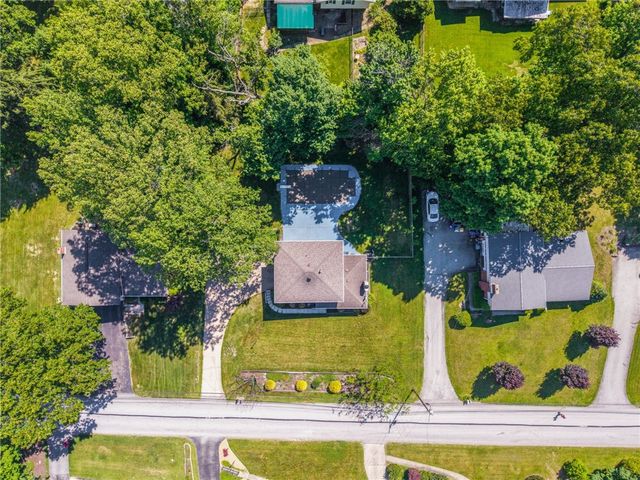 1212 Mountain View Dr, Unity Twp, PA 15601