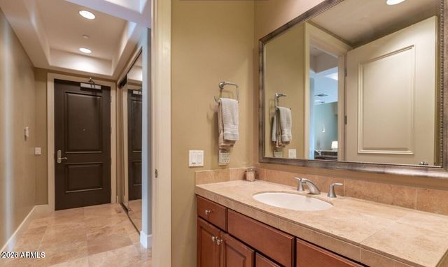 2211 E CAMELBACK Road 104, Phoenix, AZ 85016