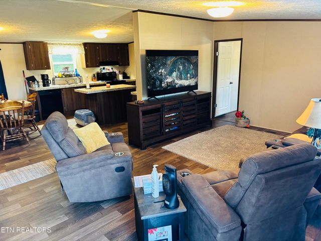 913 Niles Ferry Rd, Madisonville, TN 37354