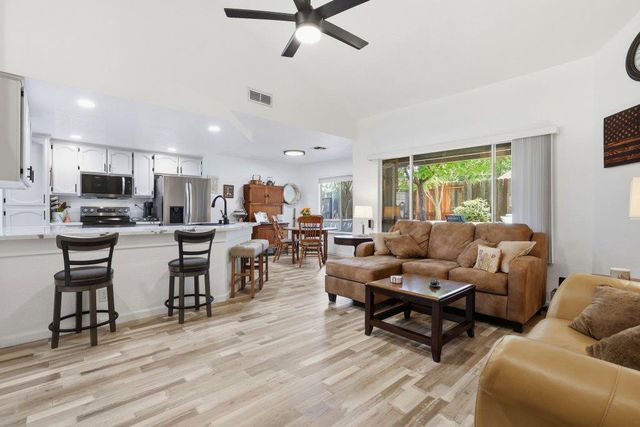 1646 Revere Dr, Roseville, CA 95747