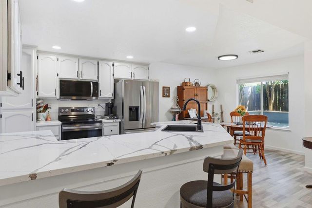 1646 Revere Dr, Roseville, CA 95747