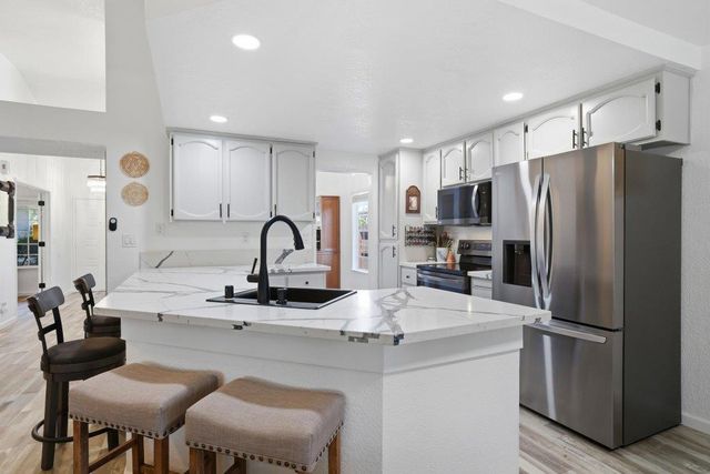 1646 Revere Dr, Roseville, CA 95747
