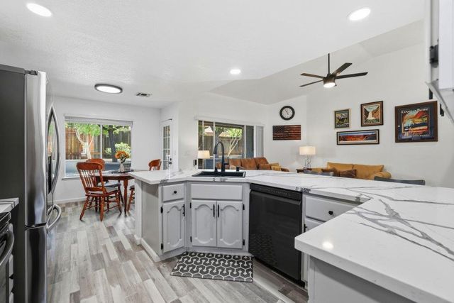 1646 Revere Dr, Roseville, CA 95747