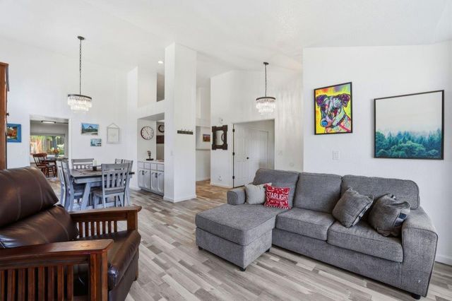 1646 Revere Dr, Roseville, CA 95747