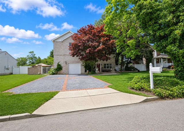6 Naybor Avenue, Medford, NY 11763