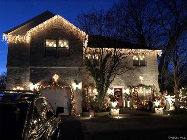 6 Naybor Avenue, Medford, NY 11763