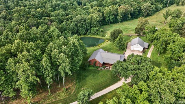 15597 Buck Knob Lane, Loogootee, IN 47553