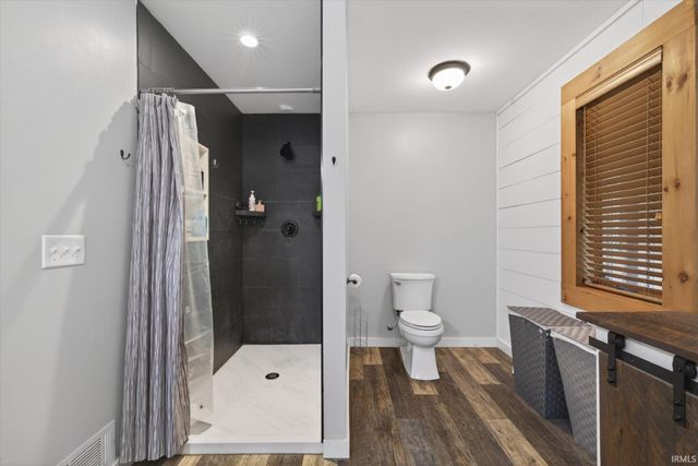 15597 Buck Knob Lane, Loogootee, IN 47553