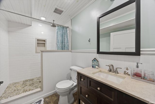 15597 Buck Knob Lane, Loogootee, IN 47553