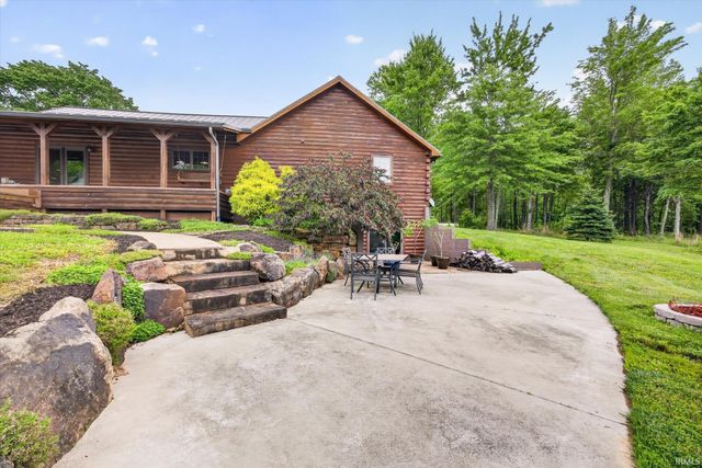 15597 Buck Knob Lane, Loogootee, IN 47553