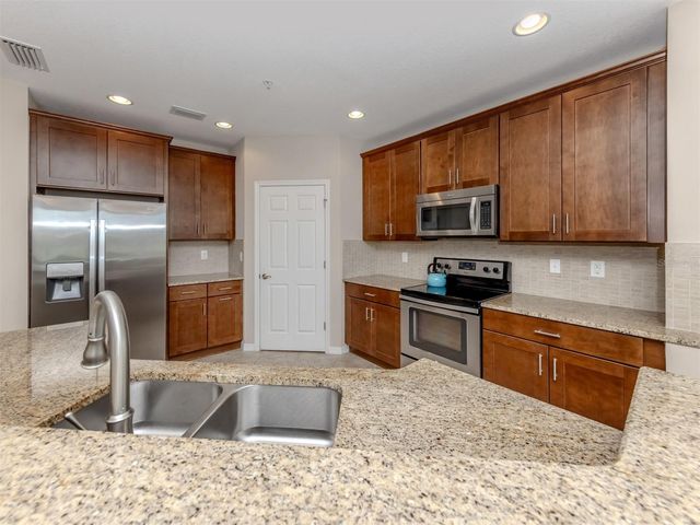 141 BELLA VISTA TERRACE 34A, North Venice, FL 34275